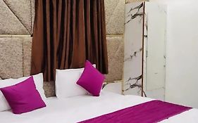 Hotel Karnavati