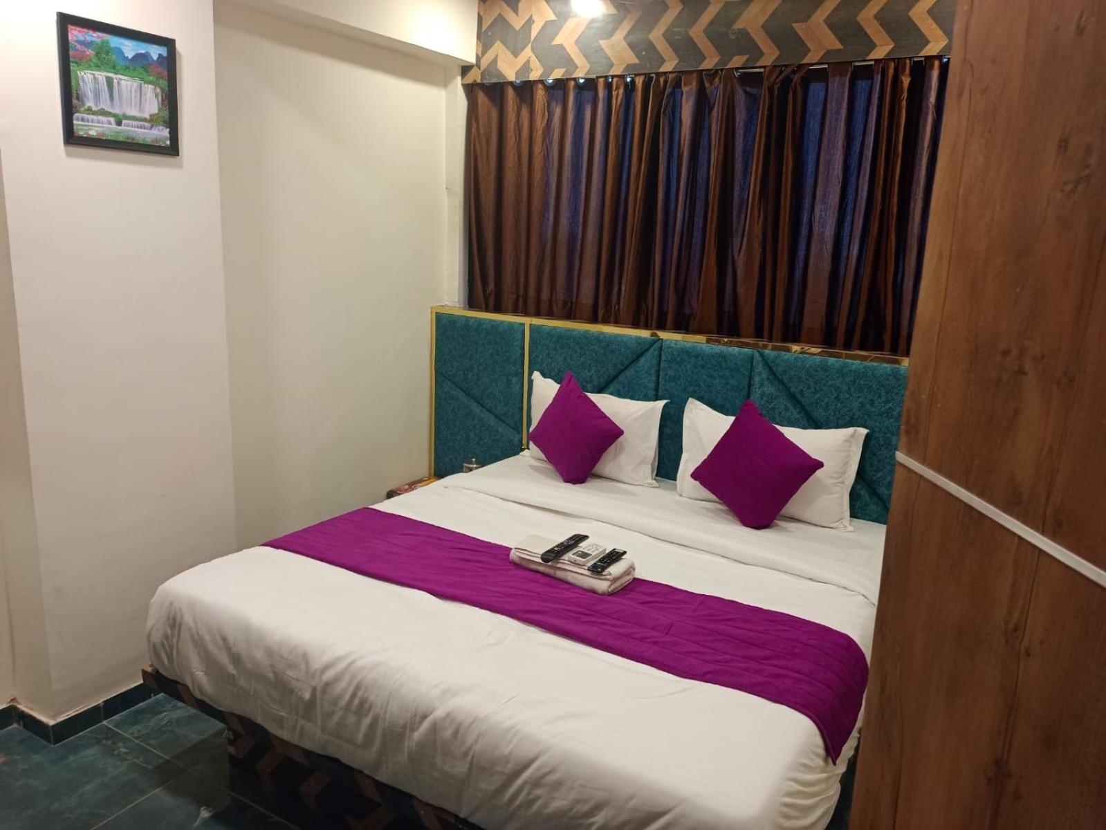 Hotel Karnavati Ahmedabad Exterior photo